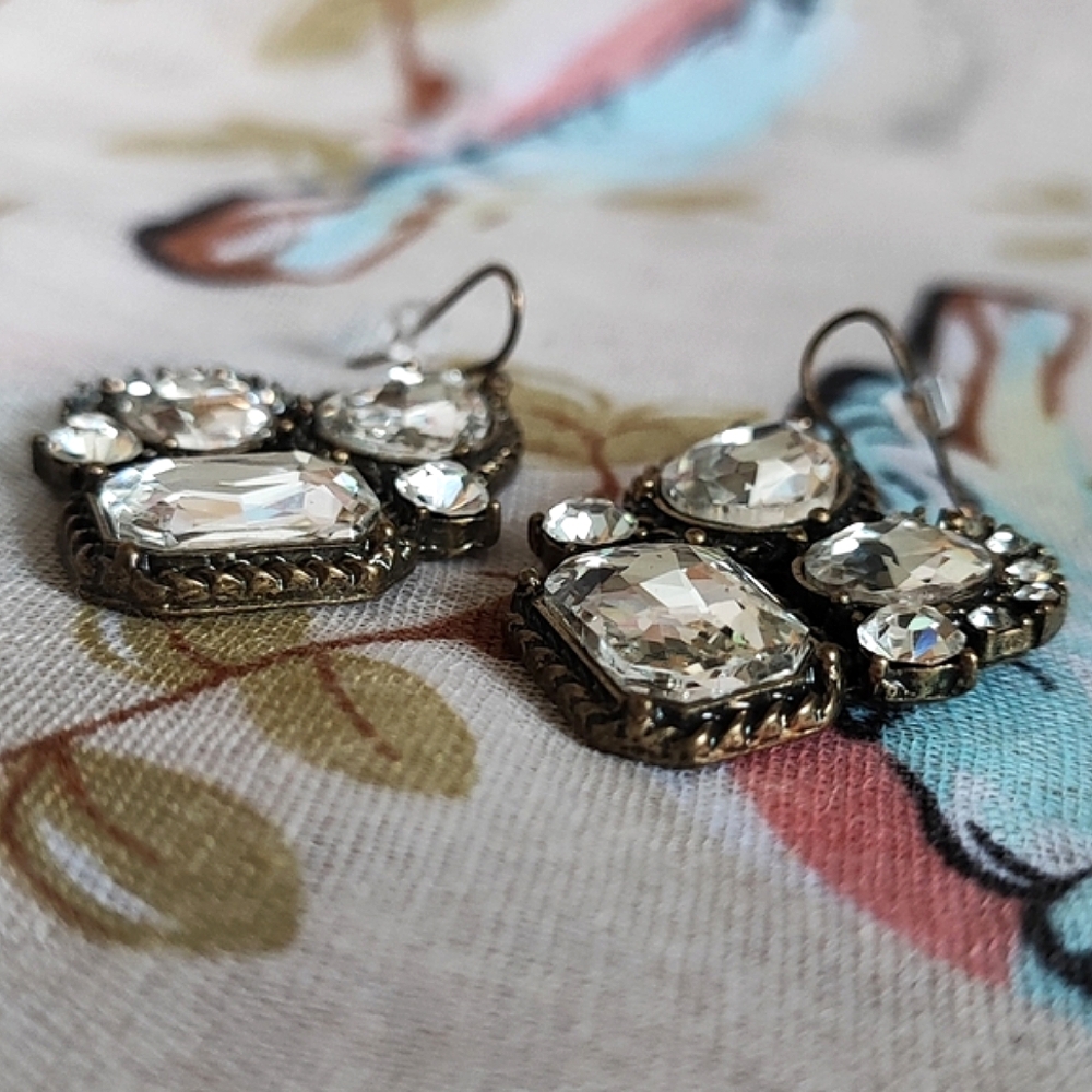 Brass Tone Crystal Clear Formal Chandelier BLING Bridal Jewelry Pierced Earrings - Picture 7 of 12